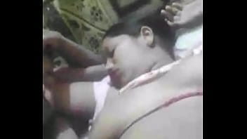 Maa ki bahen ko choda car mei video