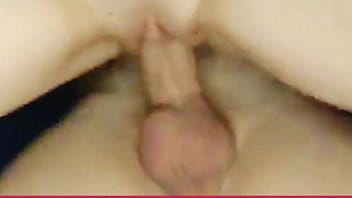 मेरे पड़ोसी मैं उसके स्वादिष्ट सह के साथ अपना मुंह भरता हूं video